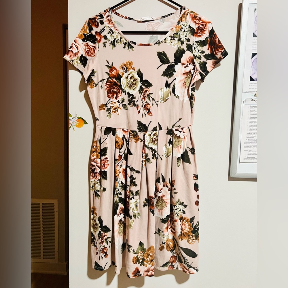 Flowy floral midi dress